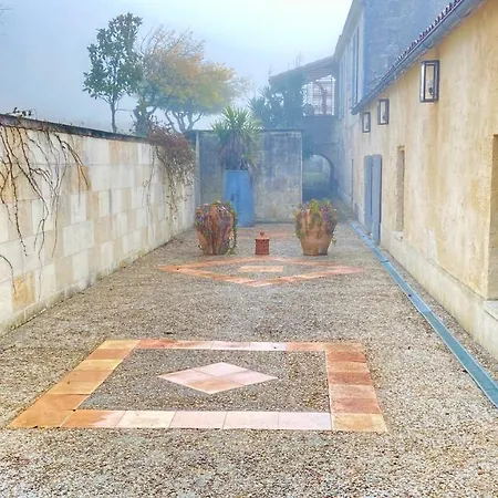 Holiday home Bacchus Bourg-sur-Gironde