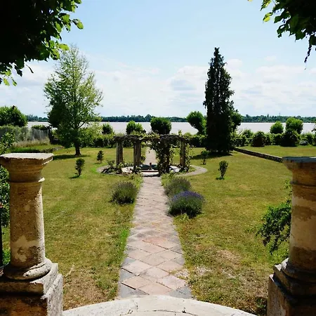 Bacchus Bourg-sur-Gironde